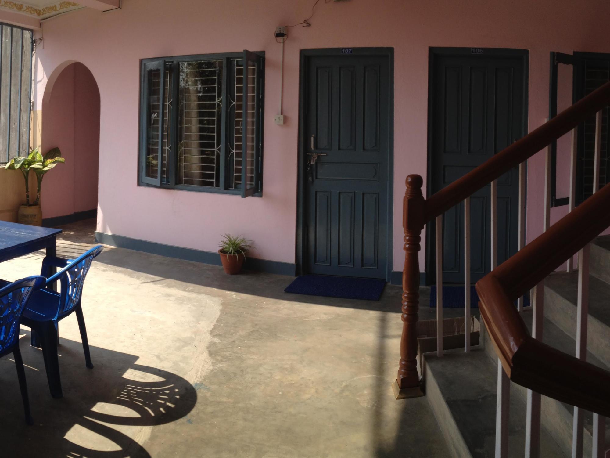 Hotel Lake House Pokhara Exterior foto